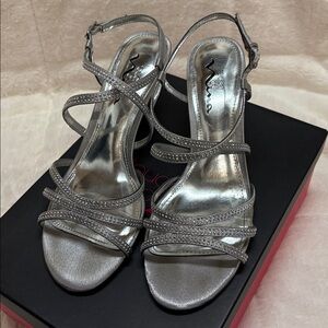 Touch of Nina Silver Heels - Genivee1 Royal Silver Satin - Size 8.5